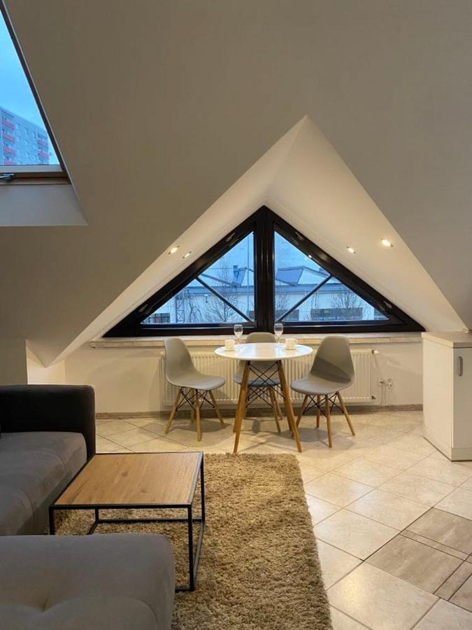 Apartment Pod 12 A